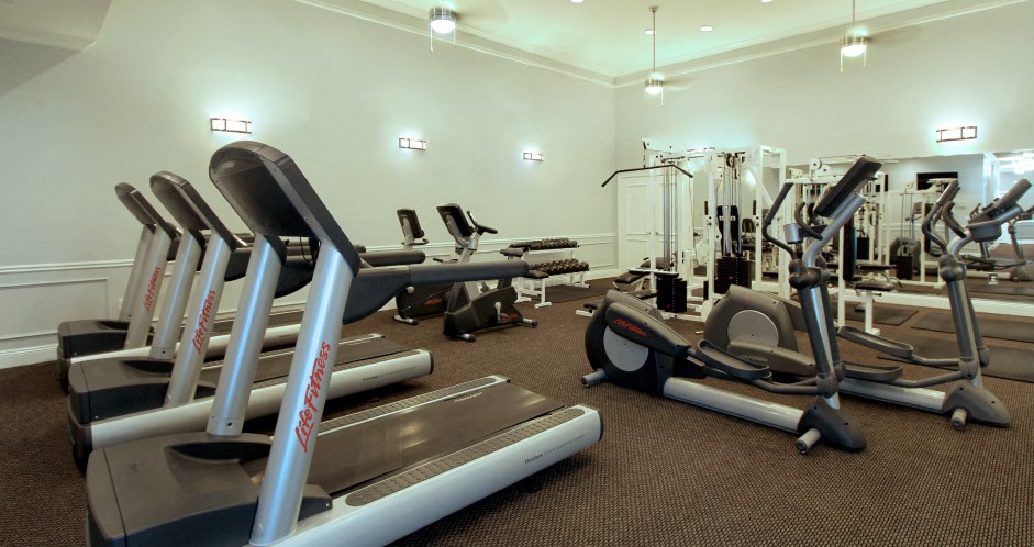 Luxury apartments with fitness center at Lenox Village Apartments in Lincoln, Nebraska