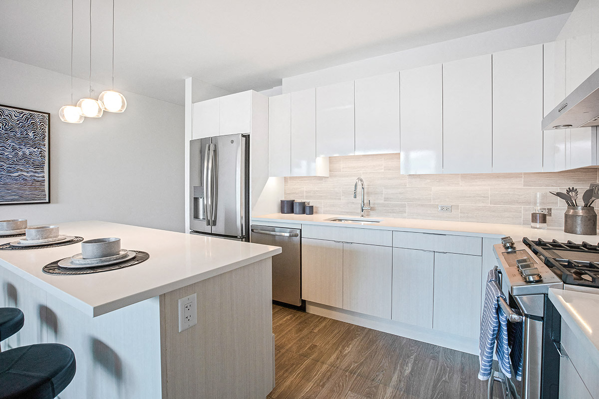 Kitchen with Island at The Apartments at Lincoln Common, Chicago, 60614