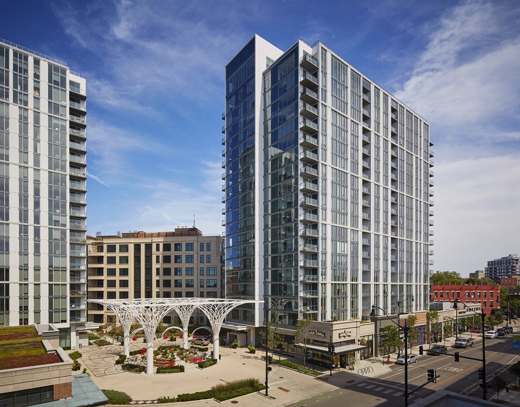 Central Plaza in Lincoln Park Chicago at The Apartments at Lincoln Common, Chicago, Illinois
