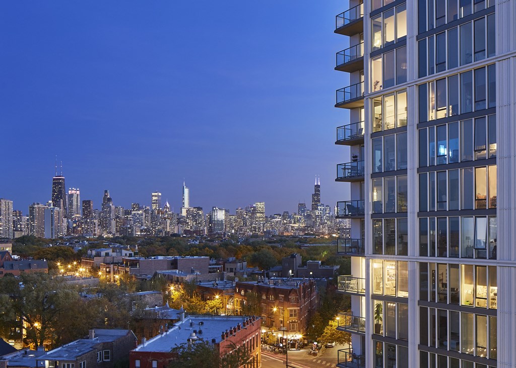 Dusk View of Downtown Chicago at The Apartments at Lincoln Common, Illinois, 60614
