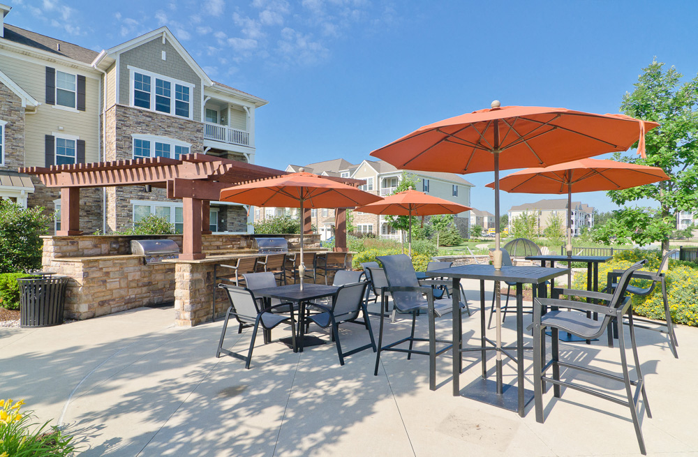 Tapestry Naperville Apartments Outdoor Grill Lounge