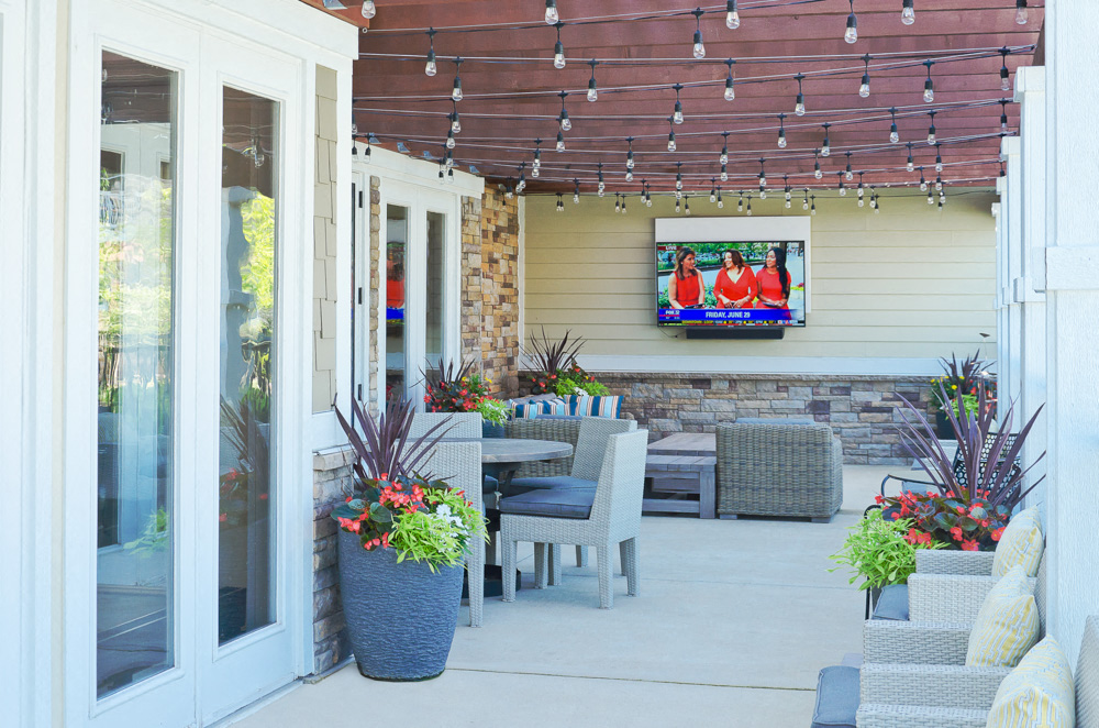 Tapestry Naperville Apartments Community Lounge