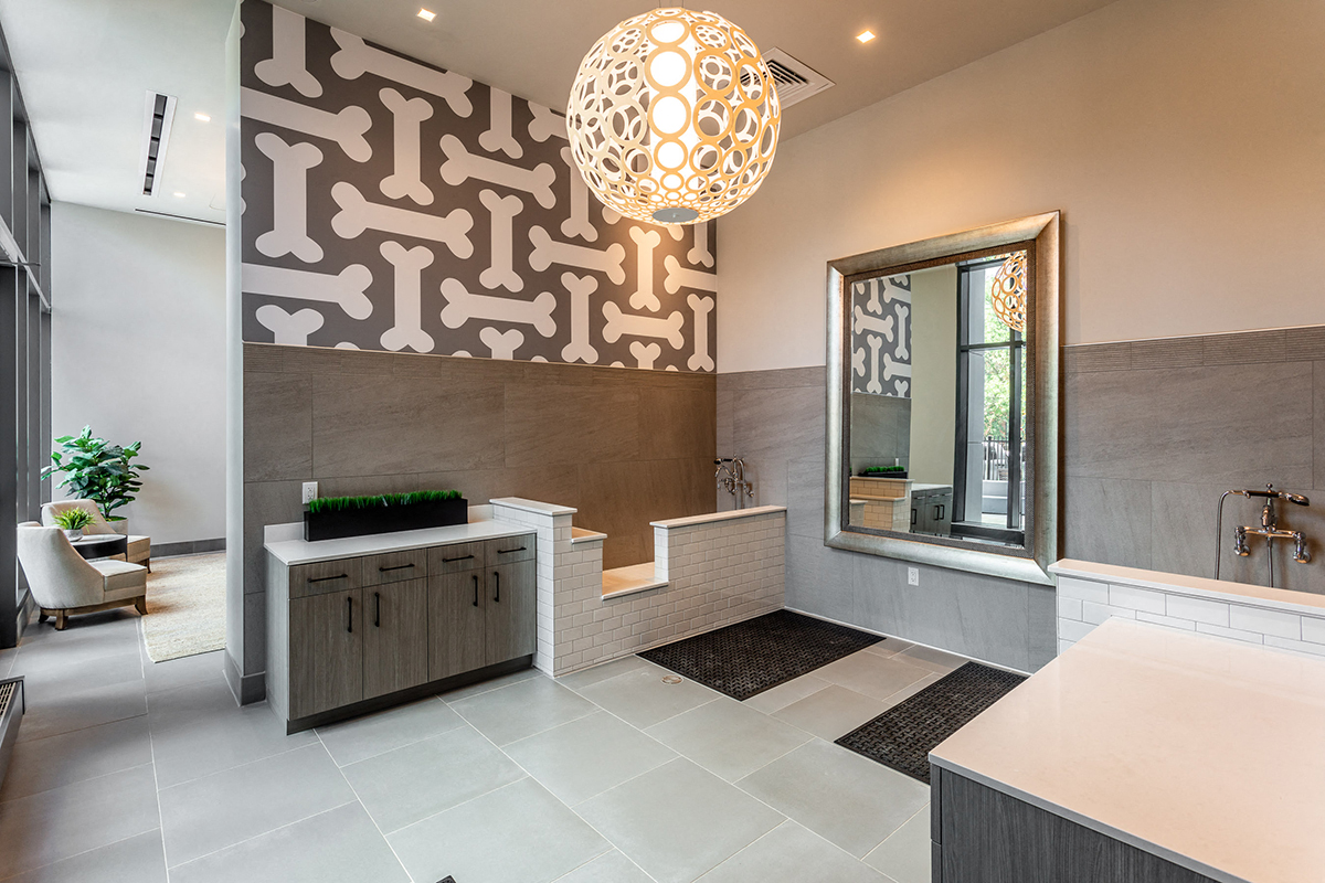 Pet Spa and Owners Lounge North Tower at The Apartments at Lincoln Common, Chicago, IL, 60614
