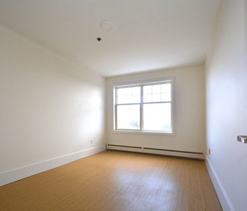 155 Stoneybrook Court living room