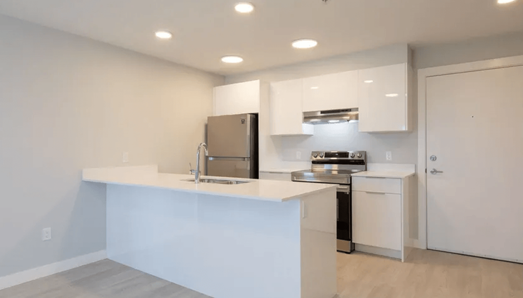 1849 Riverside Kitchen Image