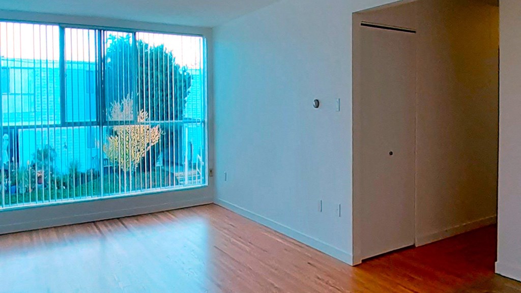 Christie Point Living Room With Window