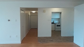 2951 Craigowan Rd 2-3 Beds Apartment for Rent - Photo Gallery 5