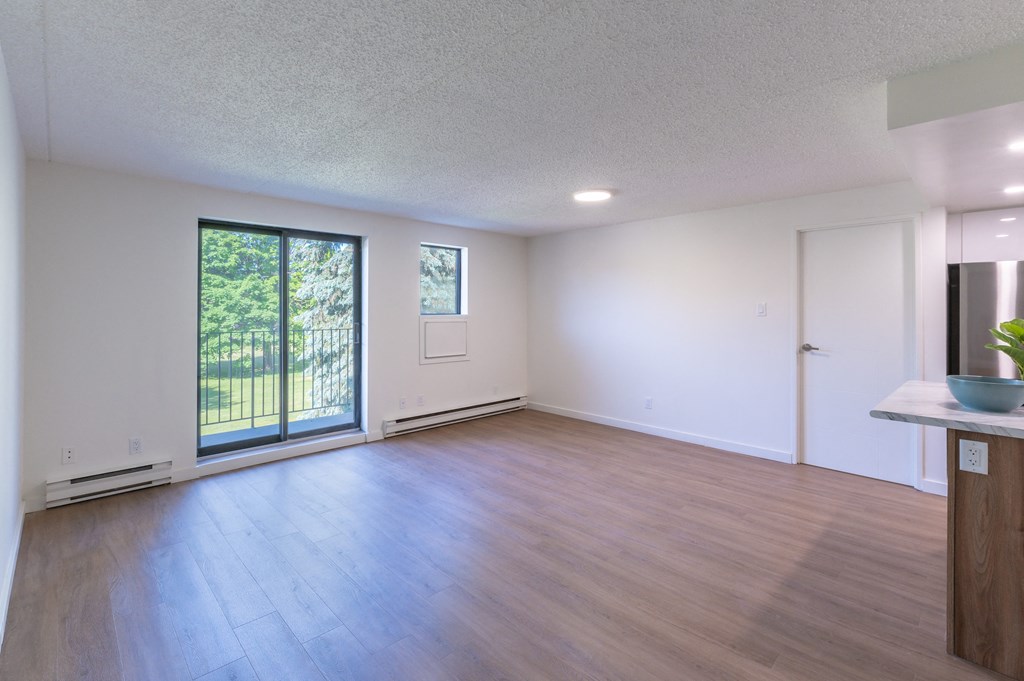 Northfield Gardens Living Room With Window