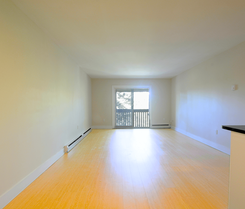 23 Glen Moir Living Room