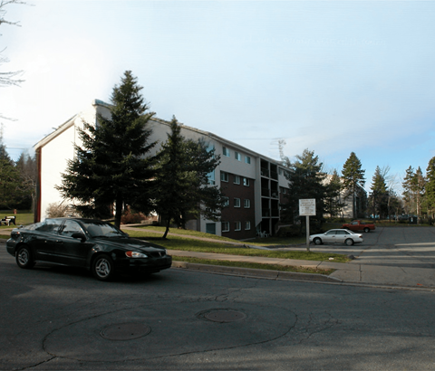5-35 Harlington 1-2 Beds Apartment for Rent