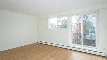 266 Bronson Avenue Studio-1 Bed Apartment for Rent - Photo Gallery 5