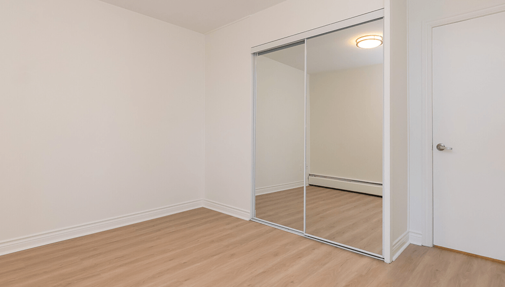 Christie Point Primary Bedroom Closet