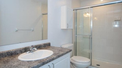 151 Greenbank Bathroom With Tub & Shower