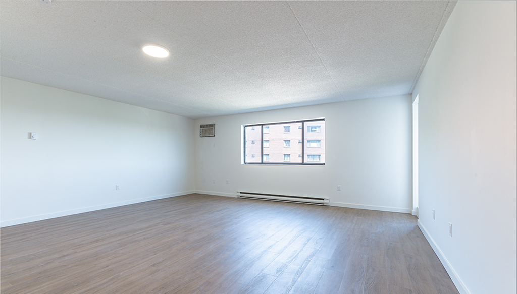 Heritage Place Living Room With Window
