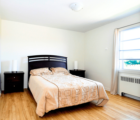 Lakefront Apartments Bedroom