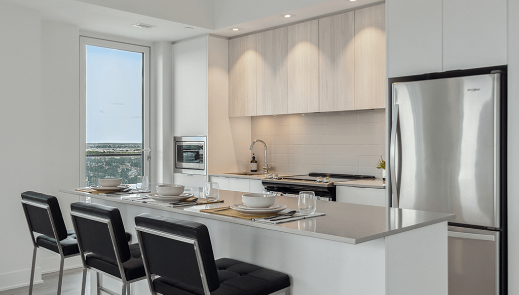 Latitude Kitchen With Breakfast Bar