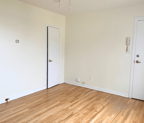 Maplehurst Apartments Living Room