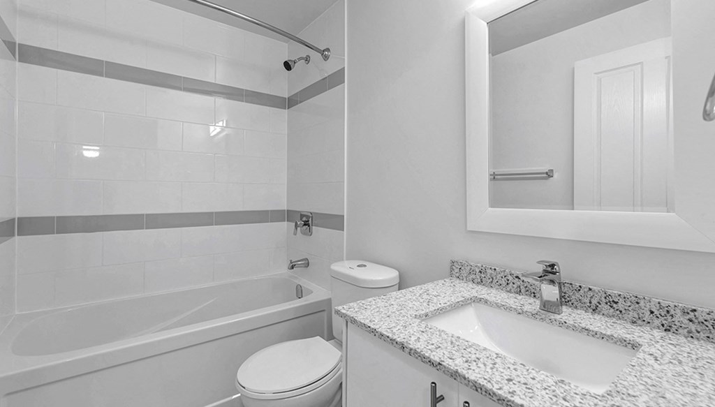 Rivers Edge I Renovated Bathroom