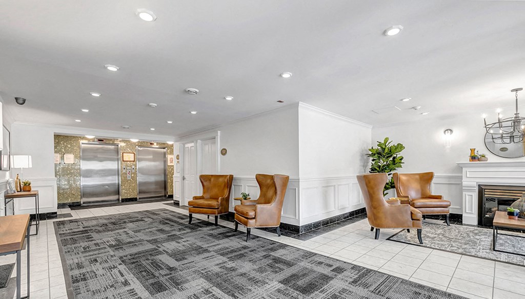 Rivers Edge I Updated Lobby With Elevator