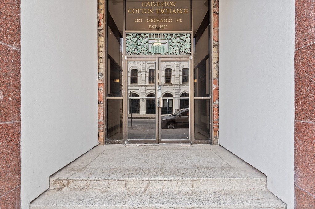 The entrance to the Galveston Cotton Exchange building on Mechanie St.