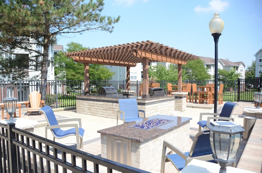 Fire Pit and Grill Area at Remington Apartment Homes, Romeoville, IL, 60446