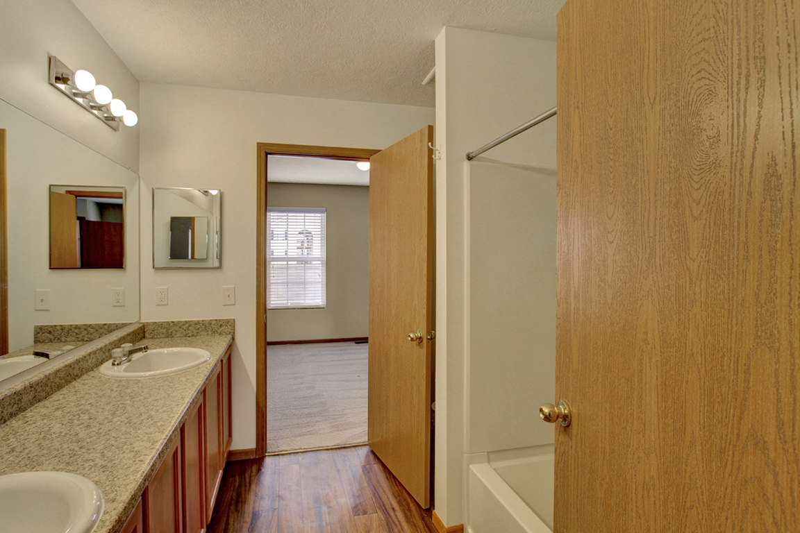 Towhome Bathroom at Brookfield Village in Grove City, OH