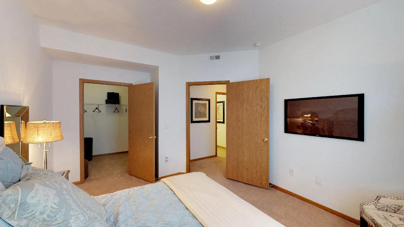 Clubhouse area tv at Brookfield Village Apartments, Grove City, OH, 43123