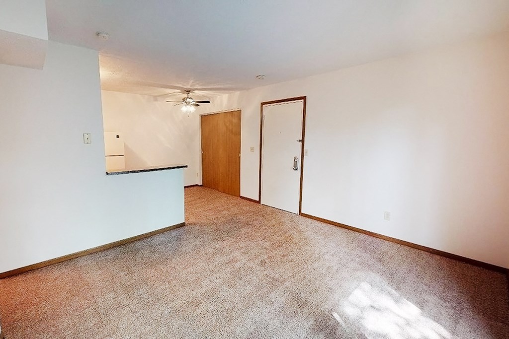 Living Room at Forest Creek Apartments, Ohio, 45044