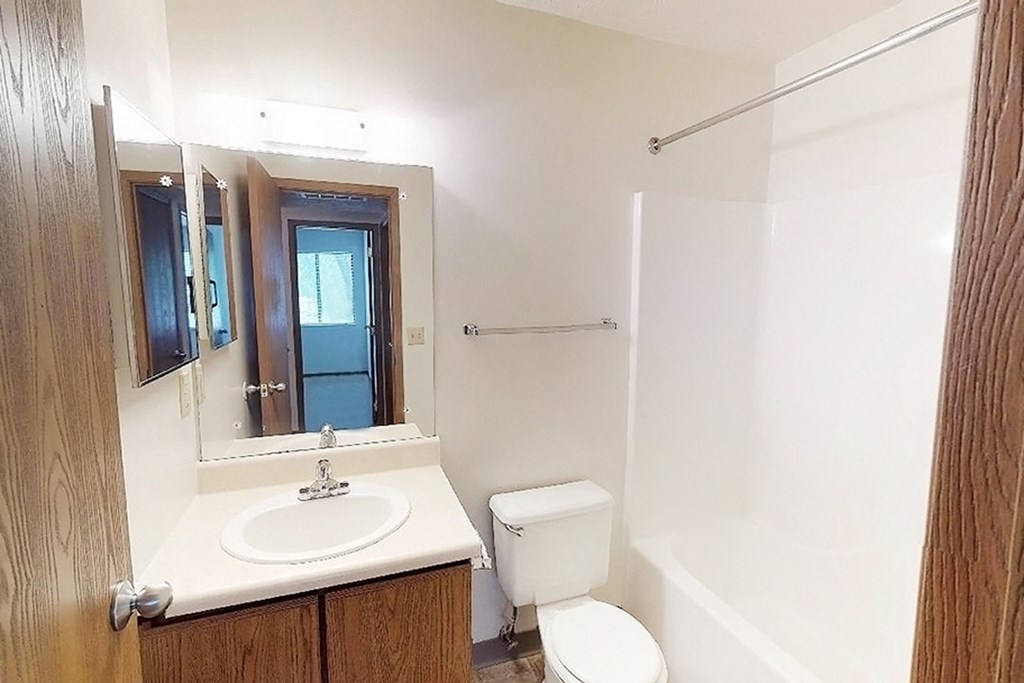 Modern Bath at Forest Creek Apartments, Ohio, 45044