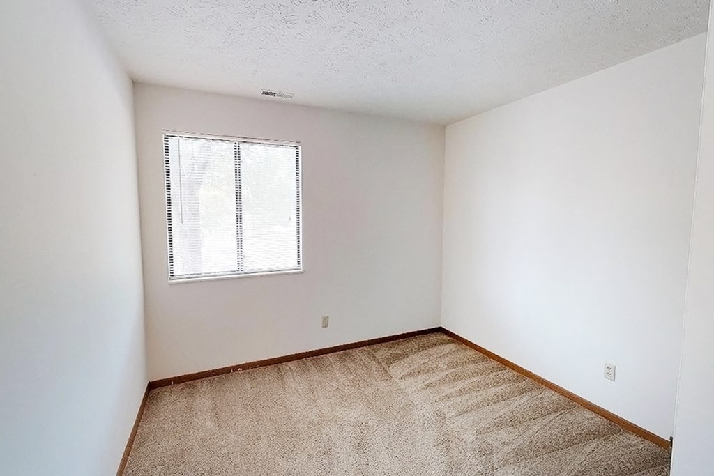 Carpeted Bedroom at Forest Creek Apartments, Ohio, 45044