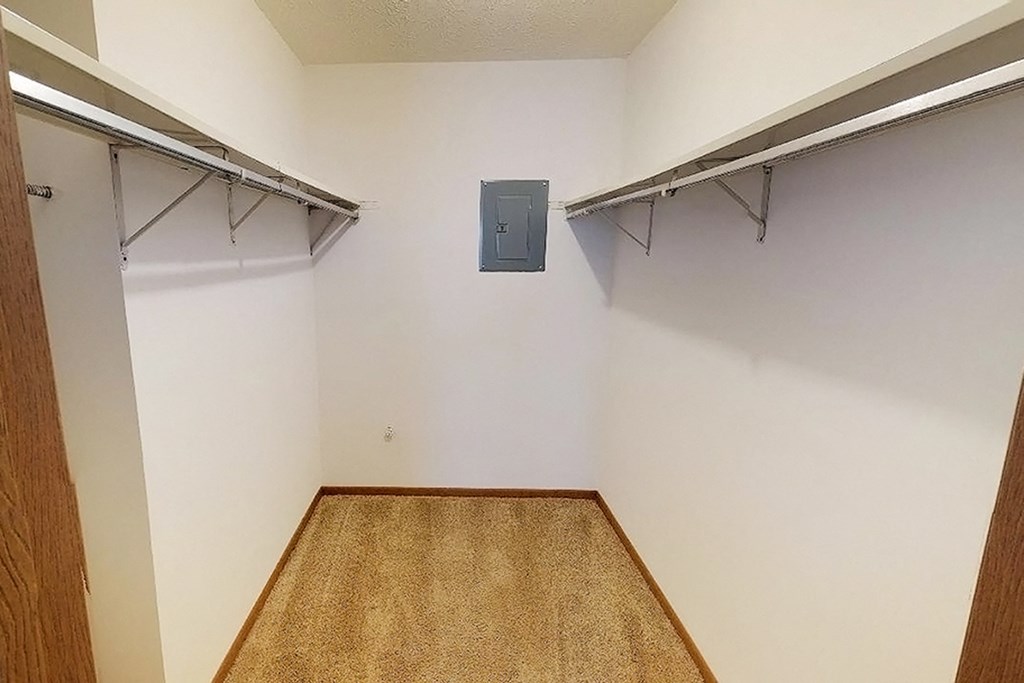 Spacious Closet at Forest Creek Apartments, Middletown, Ohio