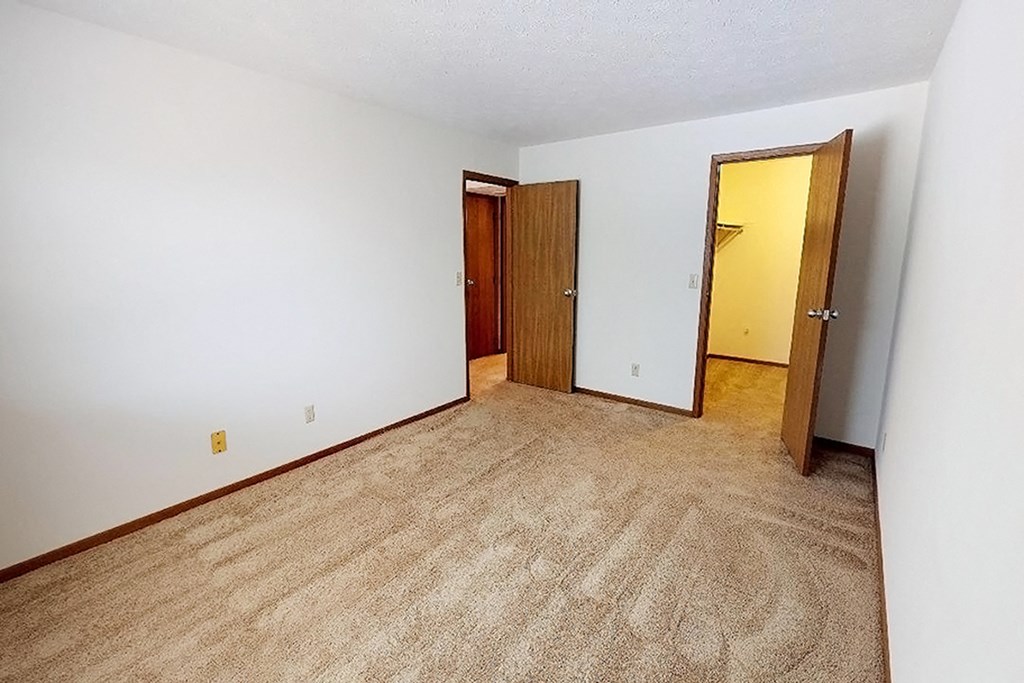 Wall-To-Wall Carpeting at Forest Creek Apartments, Middletown
