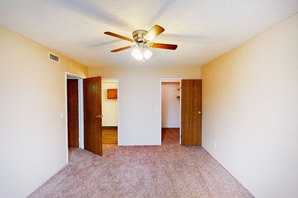 Ceiling fan and light in bedroom1 at Quail Meadow Apartments, Ohio
