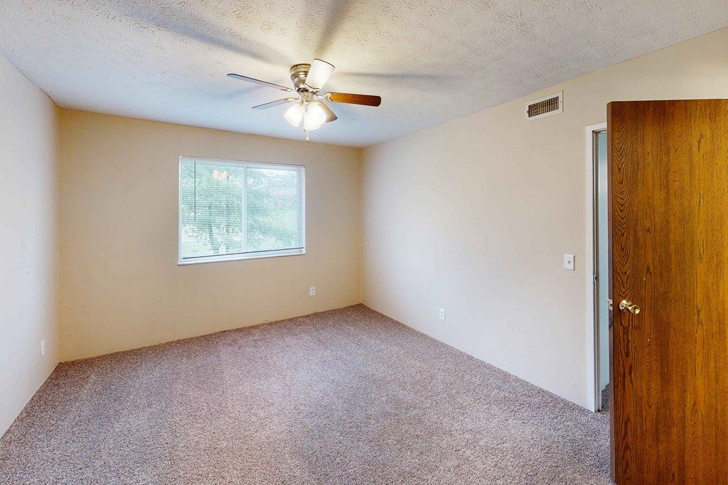 Bedroom unfurnished at Quail Meadow Apartments, Ohio, 45240