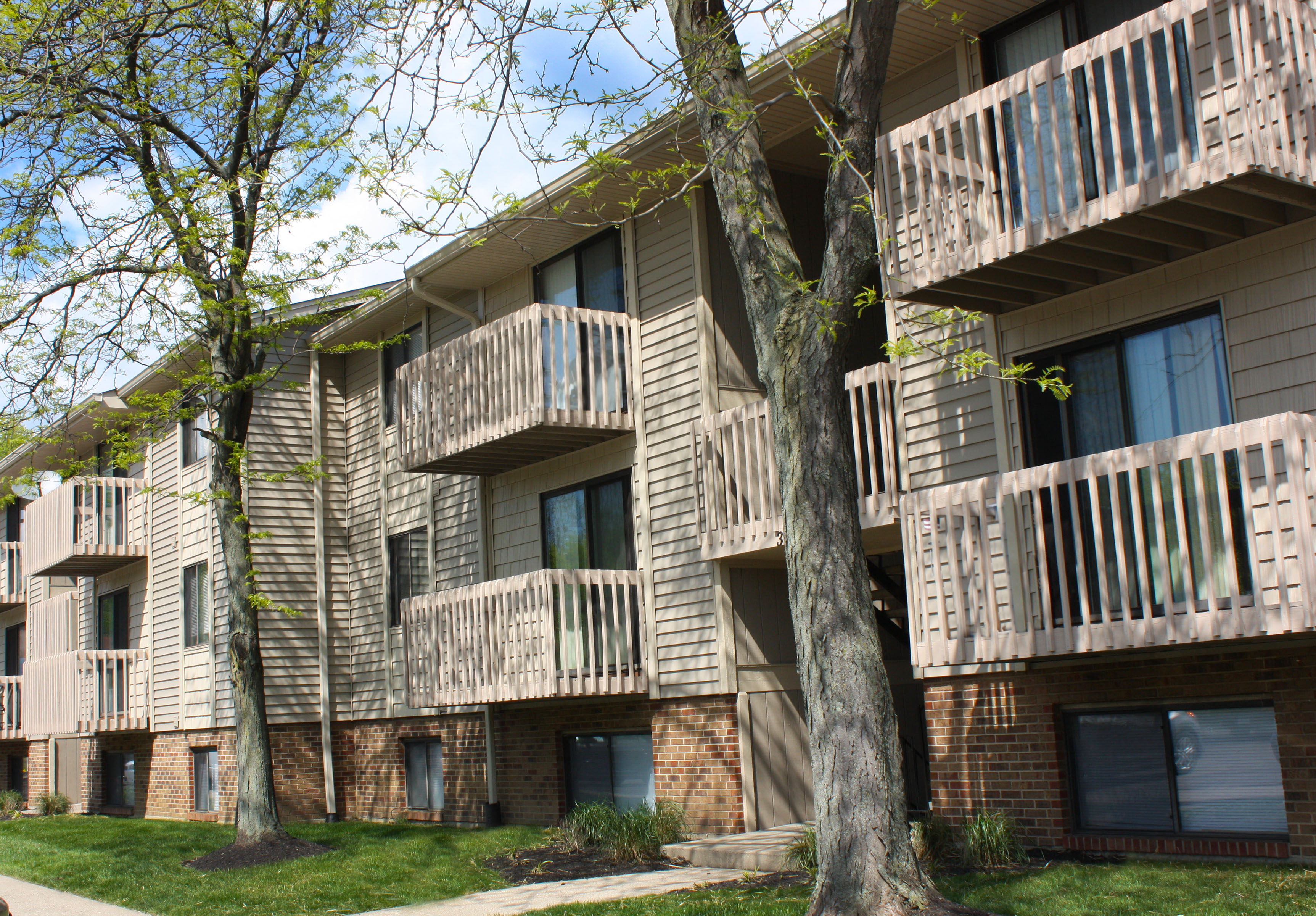 Exterior View at Forest Creek Apartments, Middletown, 45044