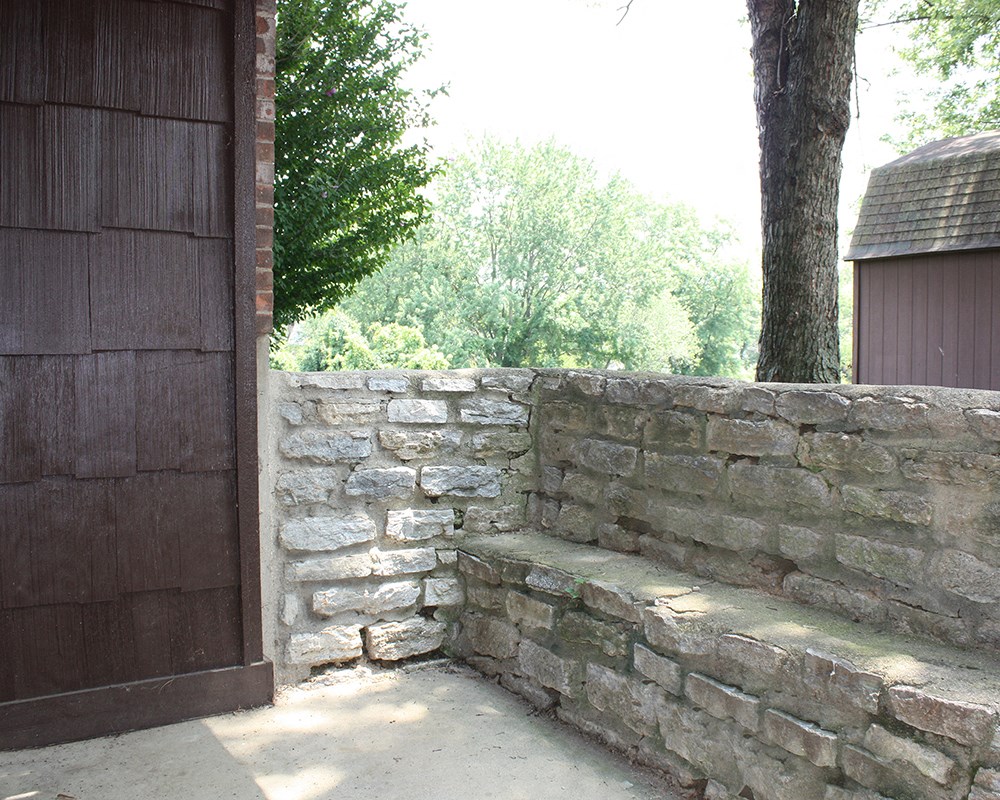 Four Worlds Apartments