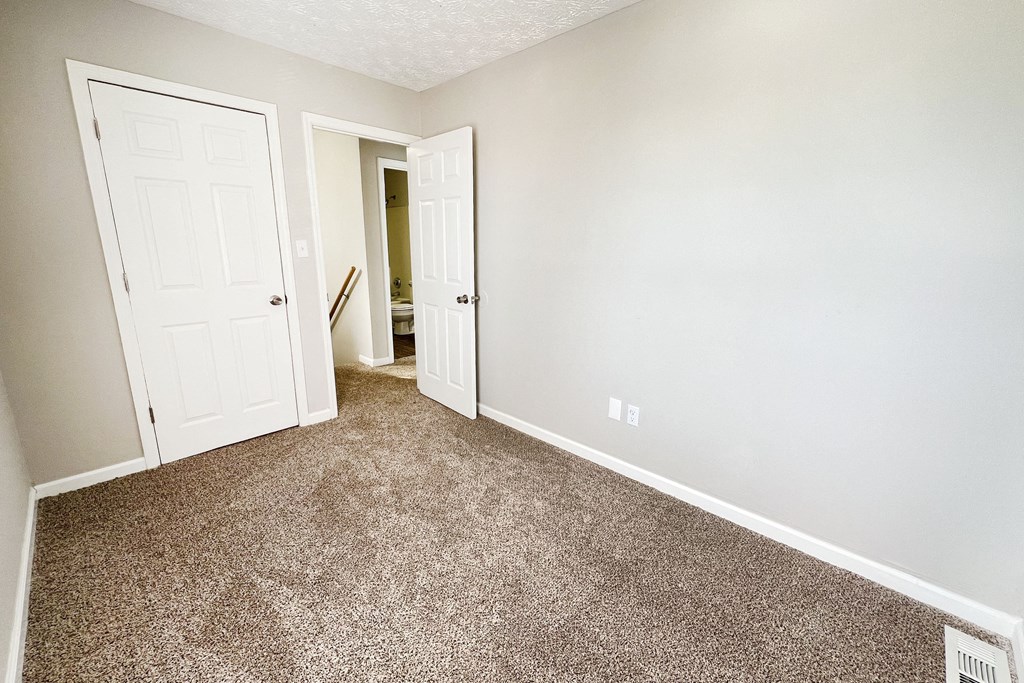 Bedroom at 450 on Keeneland Apartments, Kentucky, 40475