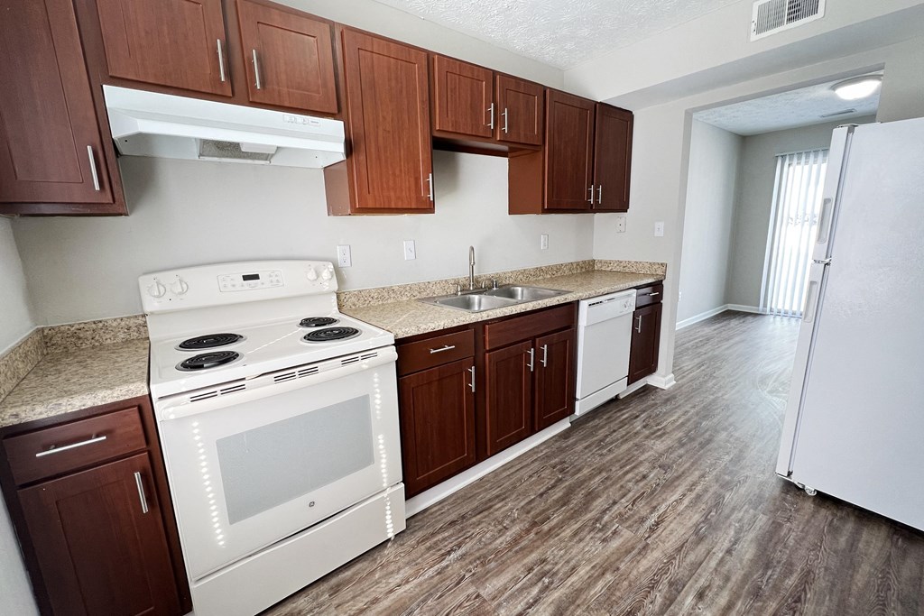 Kitchen at 450 on Keeneland Apartments, Richmond, KY 40475