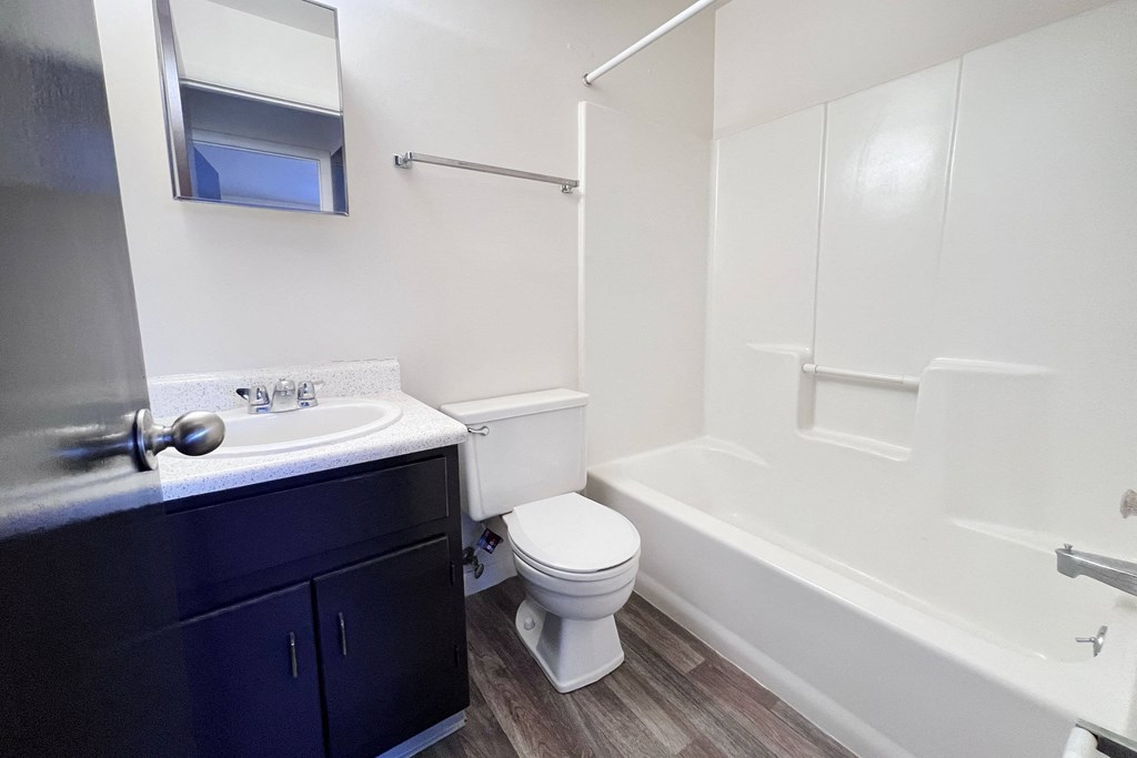 Four Worlds Apartments