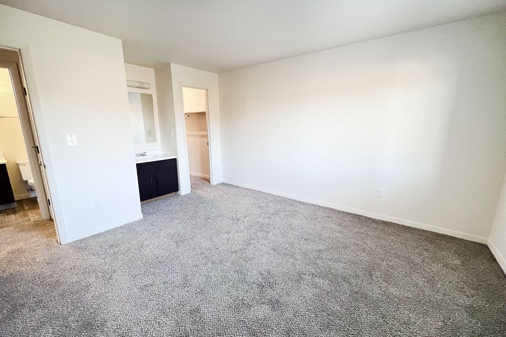 Four Worlds Apartments