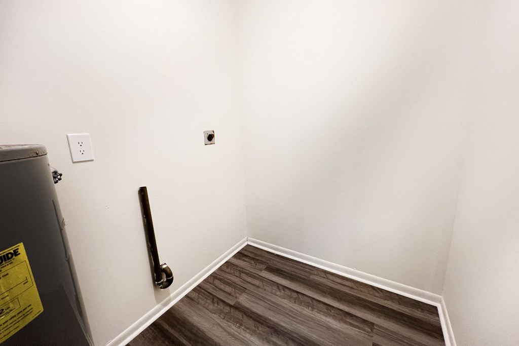 Four Worlds Apartments