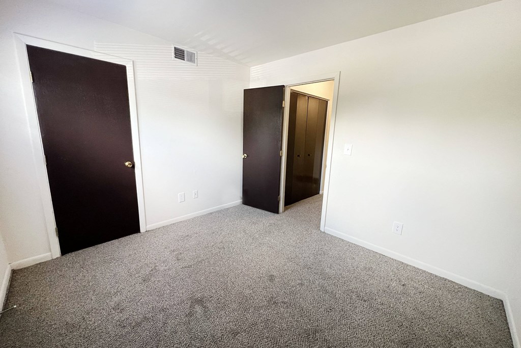 Four Worlds Apartments