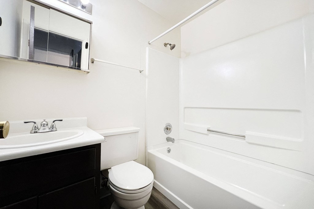 Four Worlds Apartments