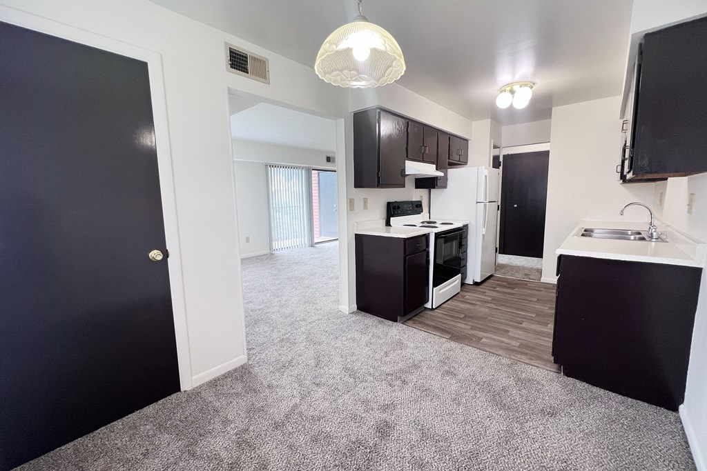 Four Worlds Apartments