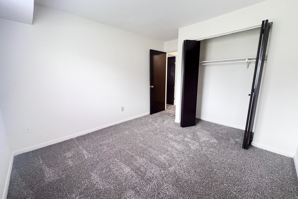 Four Worlds Apartments