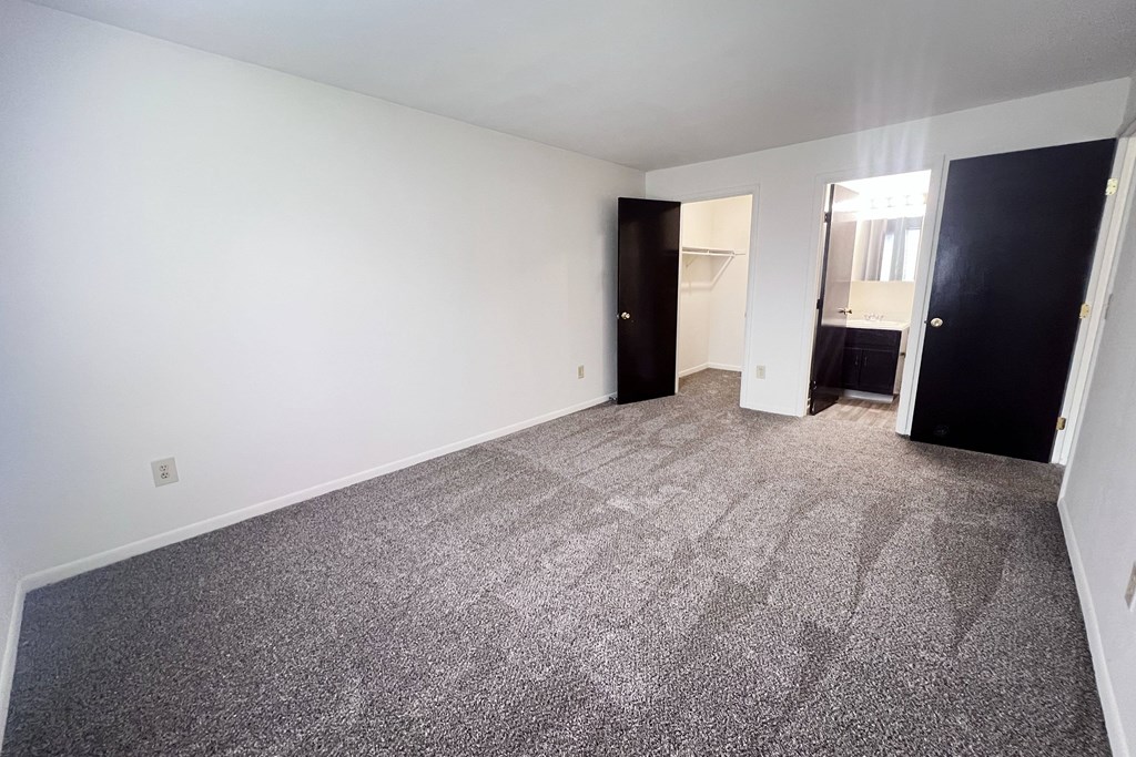 Four Worlds Apartments