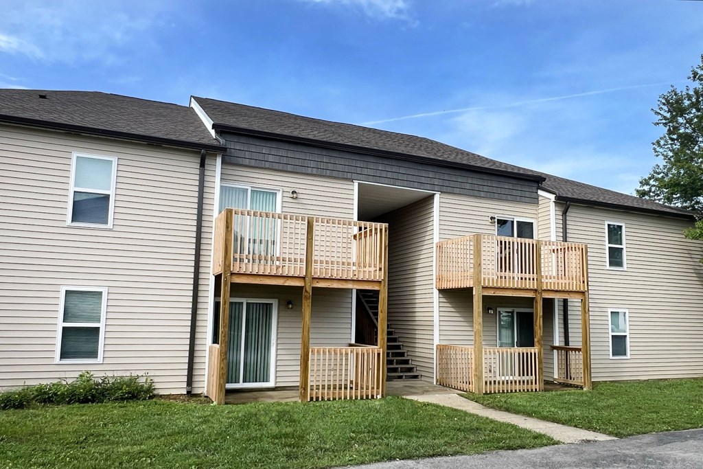Backyard at 450 on Keeneland Apartments, Kentucky
