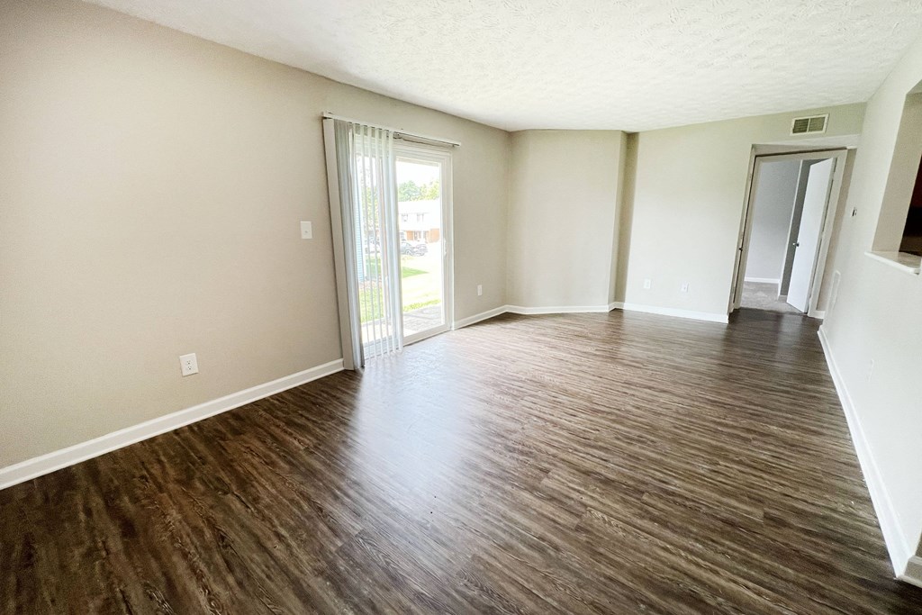 Living room unfurnished at 450 on Keeneland Apartments, Richmond, Kentucky