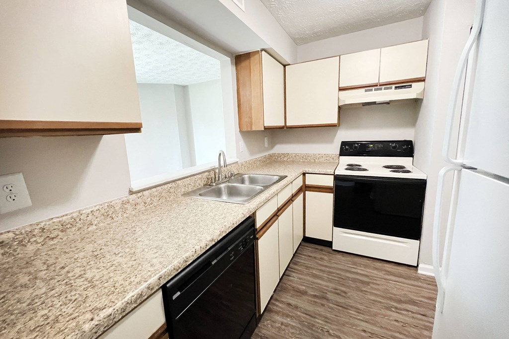 Cabinets at 450 on Keeneland Apartments, Richmond, KY