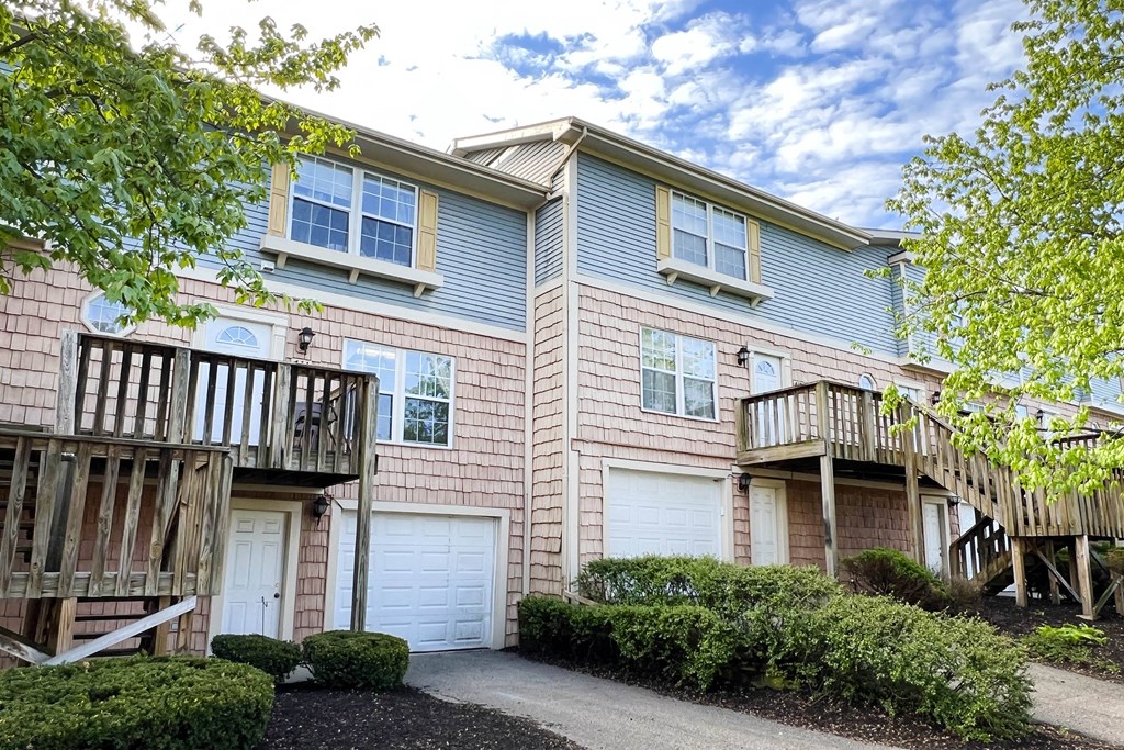 a view of the front of the house  at Woodhills Apartments, Ohio